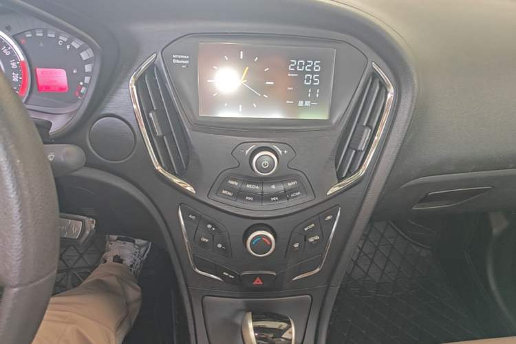 Used GAC Trumpchi GA3S Vision 2014 1.6L Automatic Luxury ESP Version Audio And AC Panel