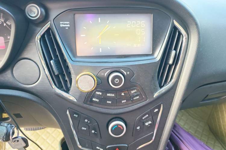 Used GAC Trumpchi GA3S Vision 2014 1.6L Automatic Luxury ESP Version Audio And AC Panel