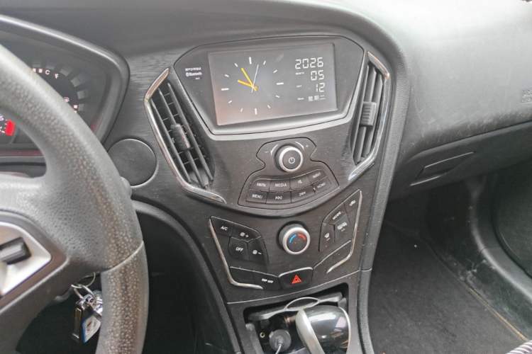 Used GAC Trumpchi GA3S Vision 2014 1.6L Automatic Luxury ESP Version Audio And AC Panel