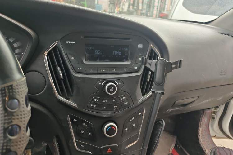 Used GAC Trumpchi GA3S Vision 2014 1.6L Manual Elite Edition Audio And AC Panel