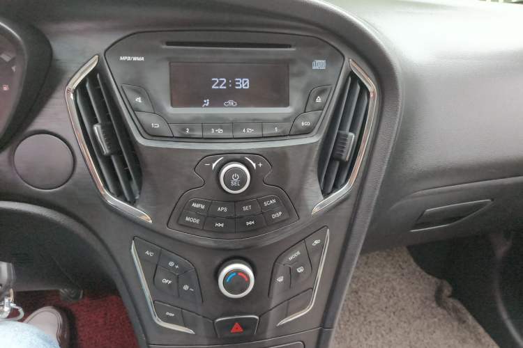Used GAC Trumpchi GA3S Vision 2014 1.6L Manual Elite Edition Audio And AC Panel