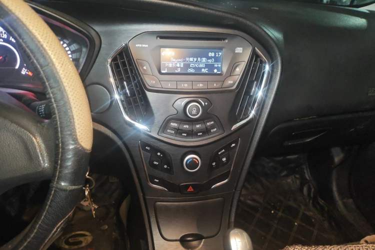 Used GAC Trumpchi GA3S Vision 2014 1.6L Manual Elite Edition Audio And AC Panel