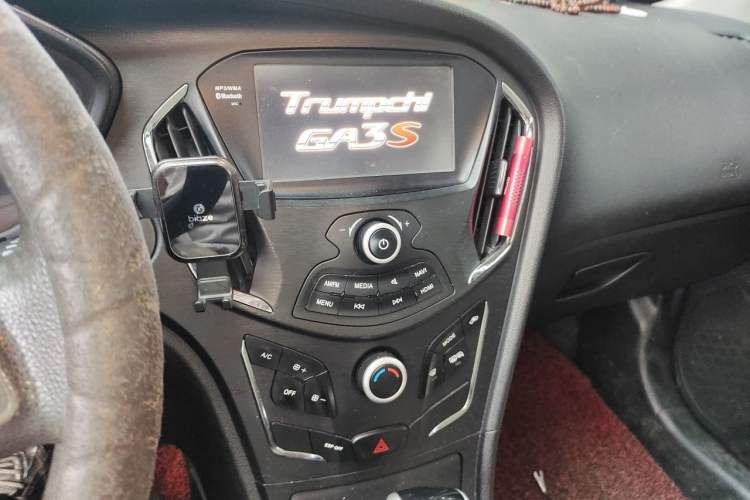 Used GAC Trumpchi GA3S Vision 2014 1.6L Automatic Luxury ESP Version Audio And AC Panel