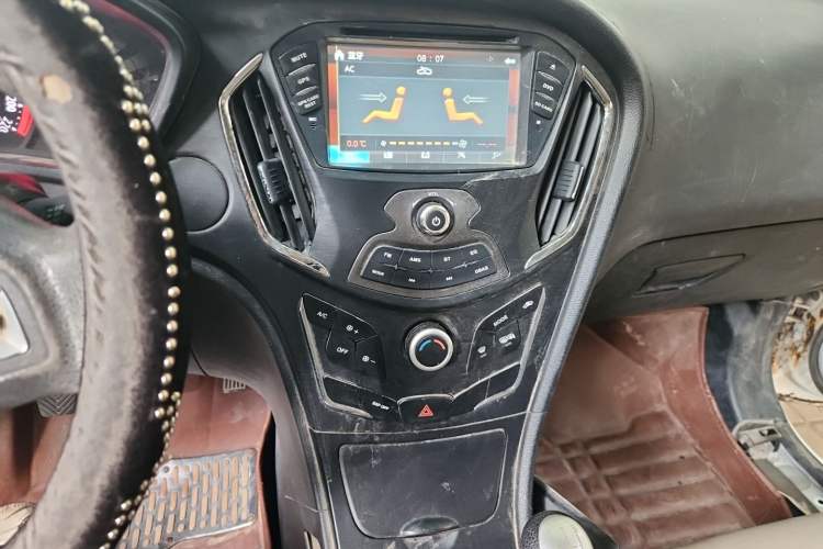 Used GAC Trumpchi GA3S Vision 2014 1.6L Manual Luxury Edition Audio And AC Panel