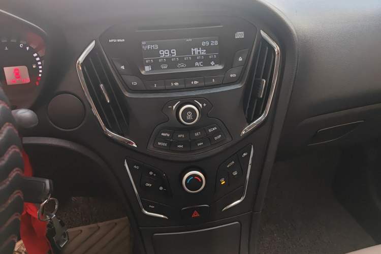 Used GAC Trumpchi GA3S Vision 2014 1.6L Manual Elite ESP Version Audio And AC Panel