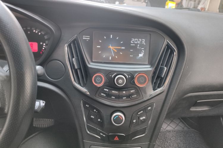 Used GAC Trumpchi GA3S Vision 2014 1.6L Automatic Luxury ESP Version Audio And AC Panel