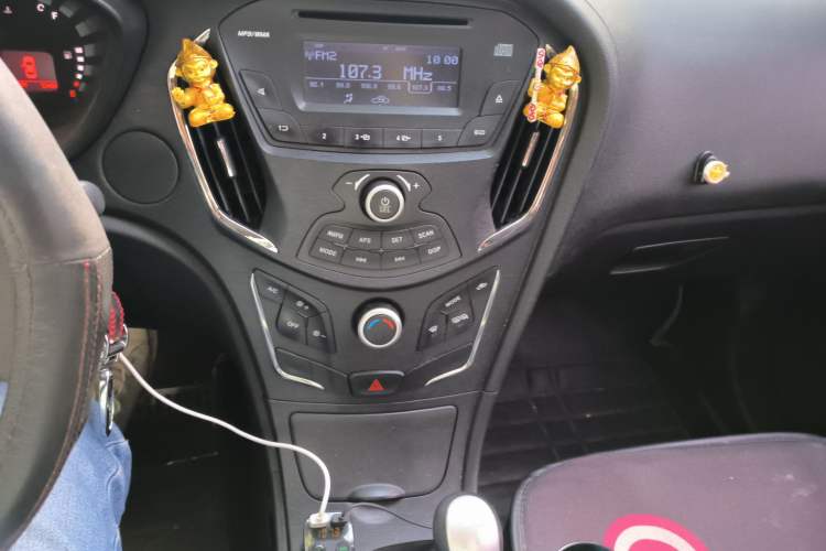 Used GAC Trumpchi GA3S Vision 2014 1.6L Manual Luxury Edition Audio And AC Panel