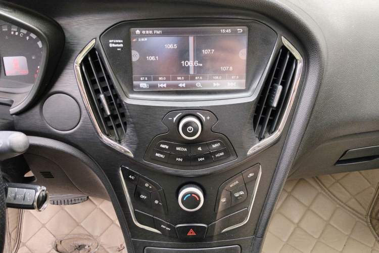 Used GAC Trumpchi GA3S Vision 2014 1.6L Automatic Luxury ESP Version Audio And AC Panel