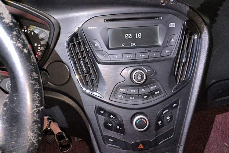 Used GAC Trumpchi GA3S Vision 2014 1.6L Manual Elite Edition Audio And AC Panel