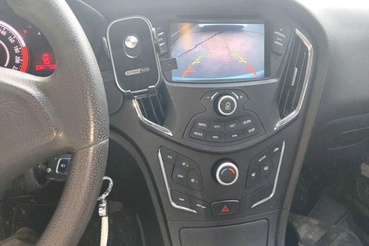 Used GAC Trumpchi GA3S Vision 2014 1.6L Automatic Elite ESP Version Audio And AC Panel
