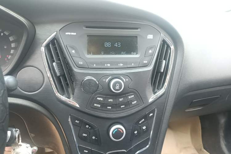 Used GAC Trumpchi GA3S Vision 2014 1.6L Manual Elite Edition Audio And AC Panel