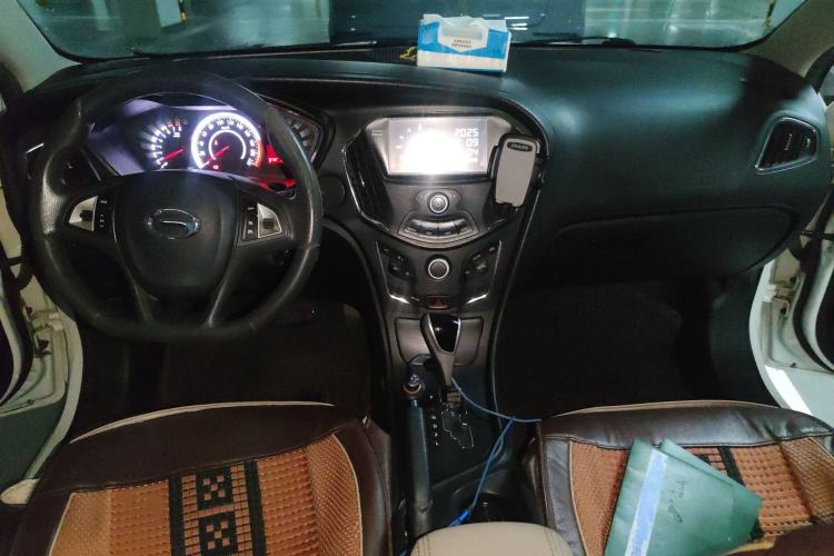 Used GAC Trumpchi GA3S Vision 2014 1.6L Automatic Luxury ESP Version Center Console