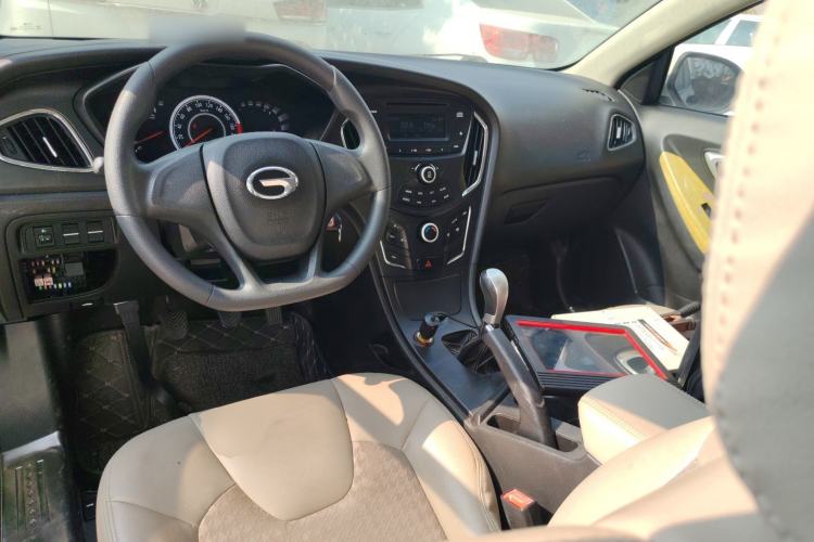 Used GAC Trumpchi GA3S Vision 2014 1.6L Manual Elite Edition Center Console