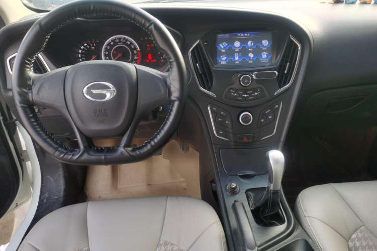 Used GAC Trumpchi GA3S Vision 2014 1.6L Manual Elite Edition Center Console