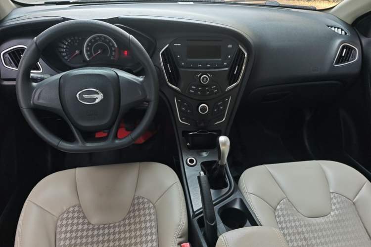 Used GAC Trumpchi GA3S Vision 2014 1.6L Manual Elite Edition Center Console