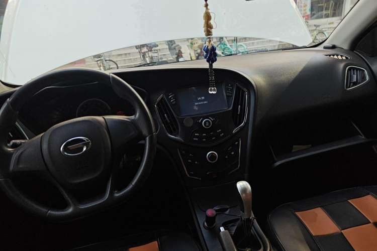 Used GAC Trumpchi GA3S Vision 2014 1.6L Manual Elite Edition Center Console
