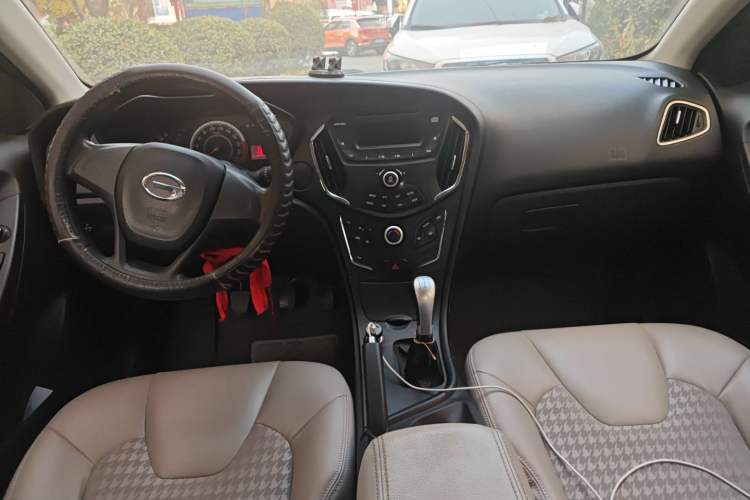 Used GAC Trumpchi GA3S Vision 2014 1.6L Manual Elite ESP Version Center Console