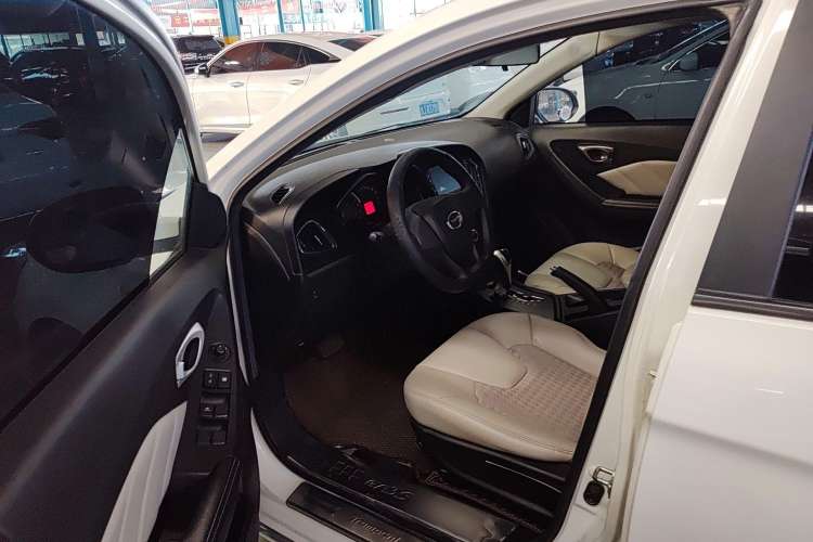 Used GAC Trumpchi GA3S Vision 2014 1.6L Automatic Elite ESP Version Driver Seat