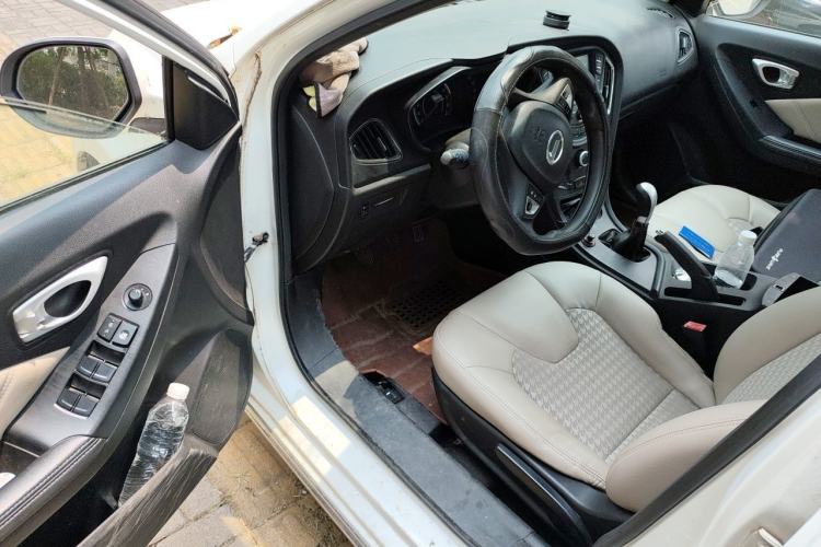 Used GAC Trumpchi GA3S Vision 2014 1.6L Manual Luxury ESP Version Driver Seat