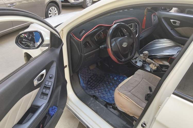 Used GAC Trumpchi GA3S Vision 2014 1.6L Automatic Elite ESP Version Driver Seat
