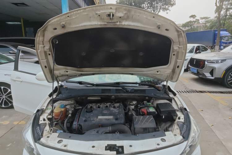 Used GAC Trumpchi GA3S Vision 2014 1.6L Automatic Luxury ESP Version Engine Bay