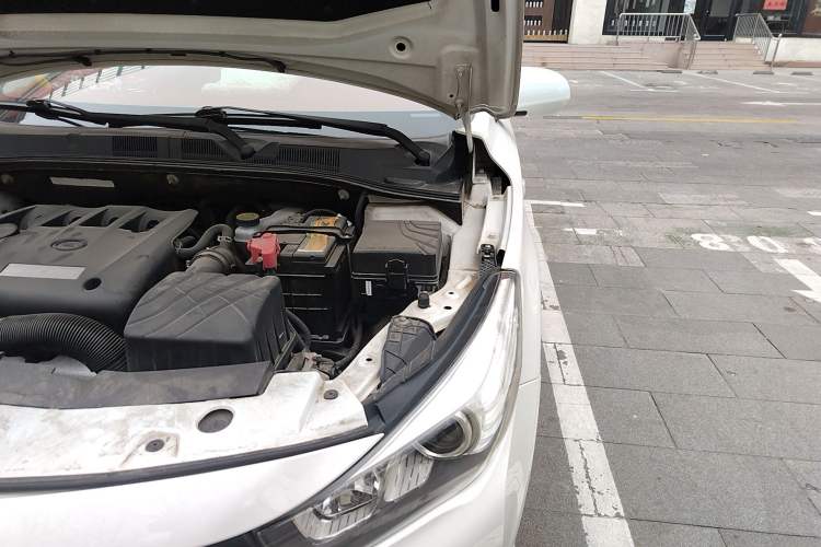 Used GAC Trumpchi GA3S Vision 2014 1.6L Automatic Elite ESP Version Engine Bay Left
