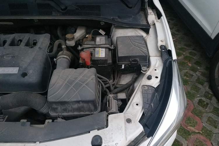 Used GAC Trumpchi GA3S Vision 2014 1.6L Automatic Luxury ESP Version Engine Bay Left