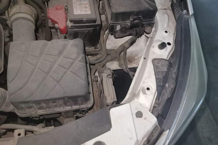 Used GAC Trumpchi GA3S Vision 2014 1.6L Automatic Elite ESP Version Engine Bay Left