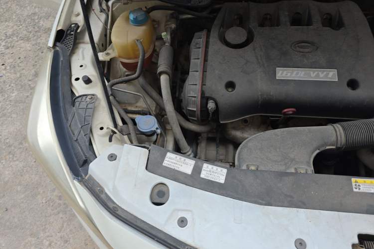 Used GAC Trumpchi GA3S Vision 2014 1.6L Automatic Luxury ESP Version Engine Bay Right