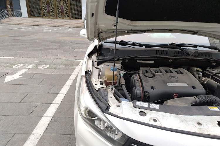 Used GAC Trumpchi GA3S Vision 2014 1.6L Automatic Elite ESP Version Engine Bay Right