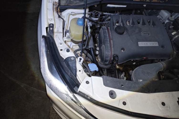 Used GAC Trumpchi GA3S Vision 2014 1.6L Automatic Elite ESP Version Engine Bay Right