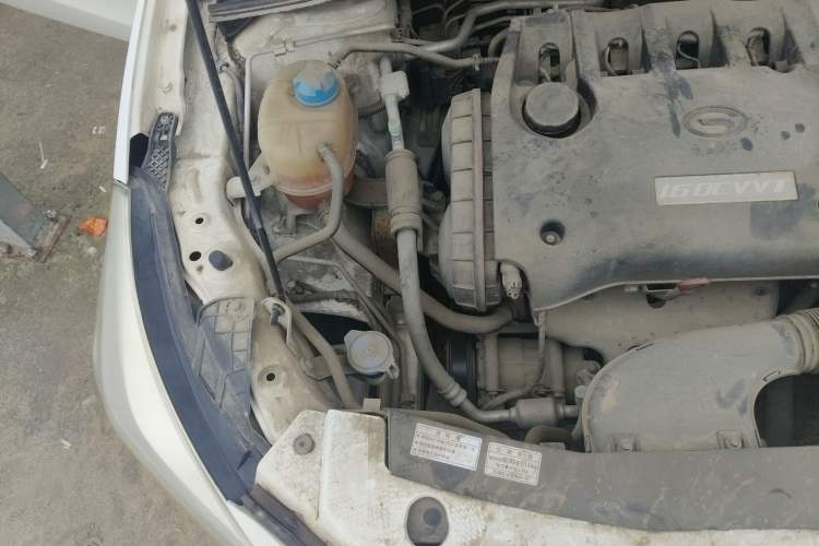 Used GAC Trumpchi GA3S Vision 2014 1.6L Automatic Elite ESP Version Engine Bay Right