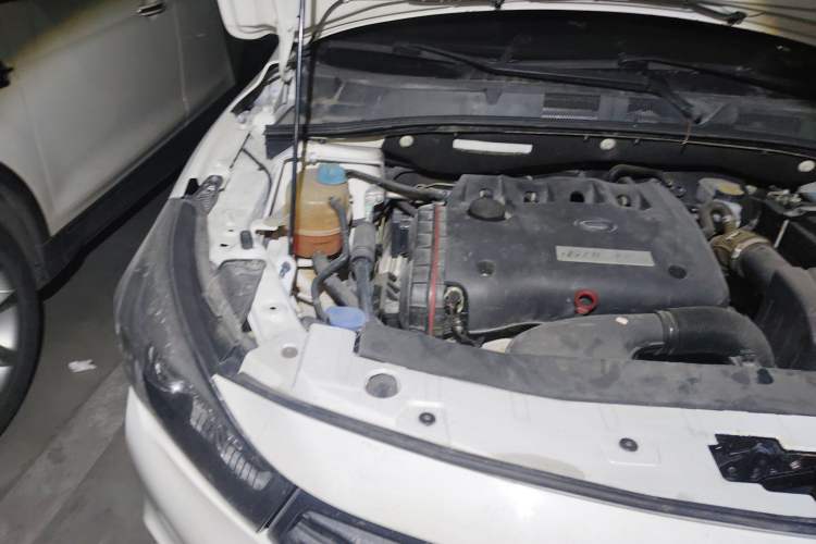 Used GAC Trumpchi GA3S Vision 2014 1.6L Automatic Luxury ESP Version Engine Bay Right