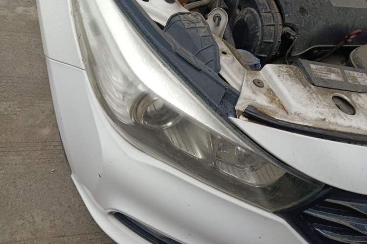 Used GAC Trumpchi GA3S Vision 2014 1.6L Automatic Luxury ESP Version Engine Bay Right