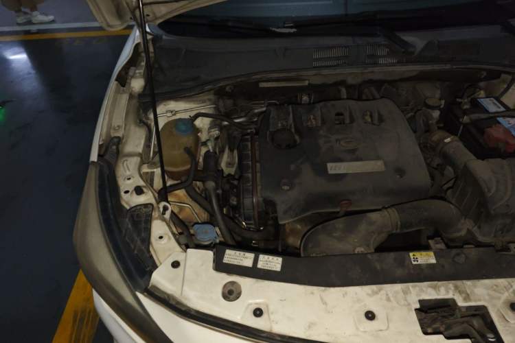 Used GAC Trumpchi GA3S Vision 2014 1.6L Automatic Elite ESP Version Engine Bay Right
