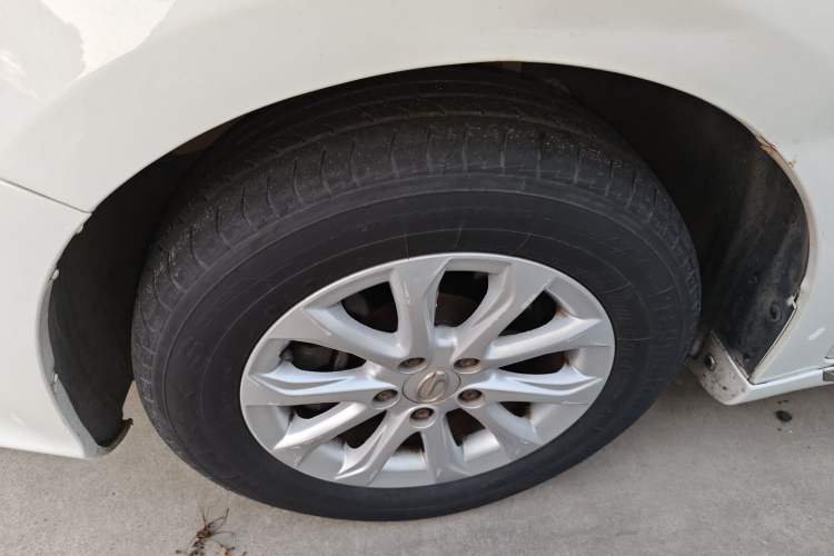Used GAC Trumpchi GA3S Vision 2014 1.6L Manual Elite Edition Exterior 7