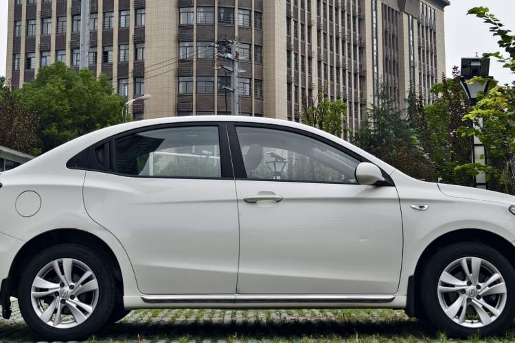 Used GAC Trumpchi GA3S Vision 2014 1.6L Manual Luxury ESP Version Exterior 9
