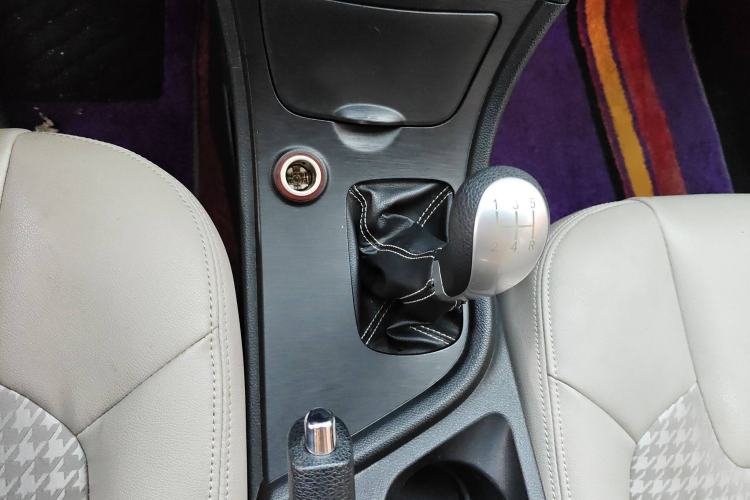 Used GAC Trumpchi GA3S Vision 2014 1.6L Manual Elite ESP Version Gear Lever