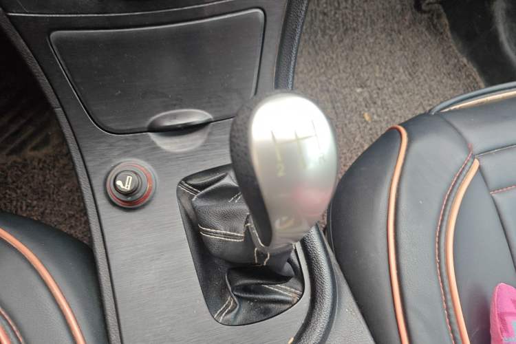 Used GAC Trumpchi GA3S Vision 2014 1.6L Manual Elite Edition Gear Lever