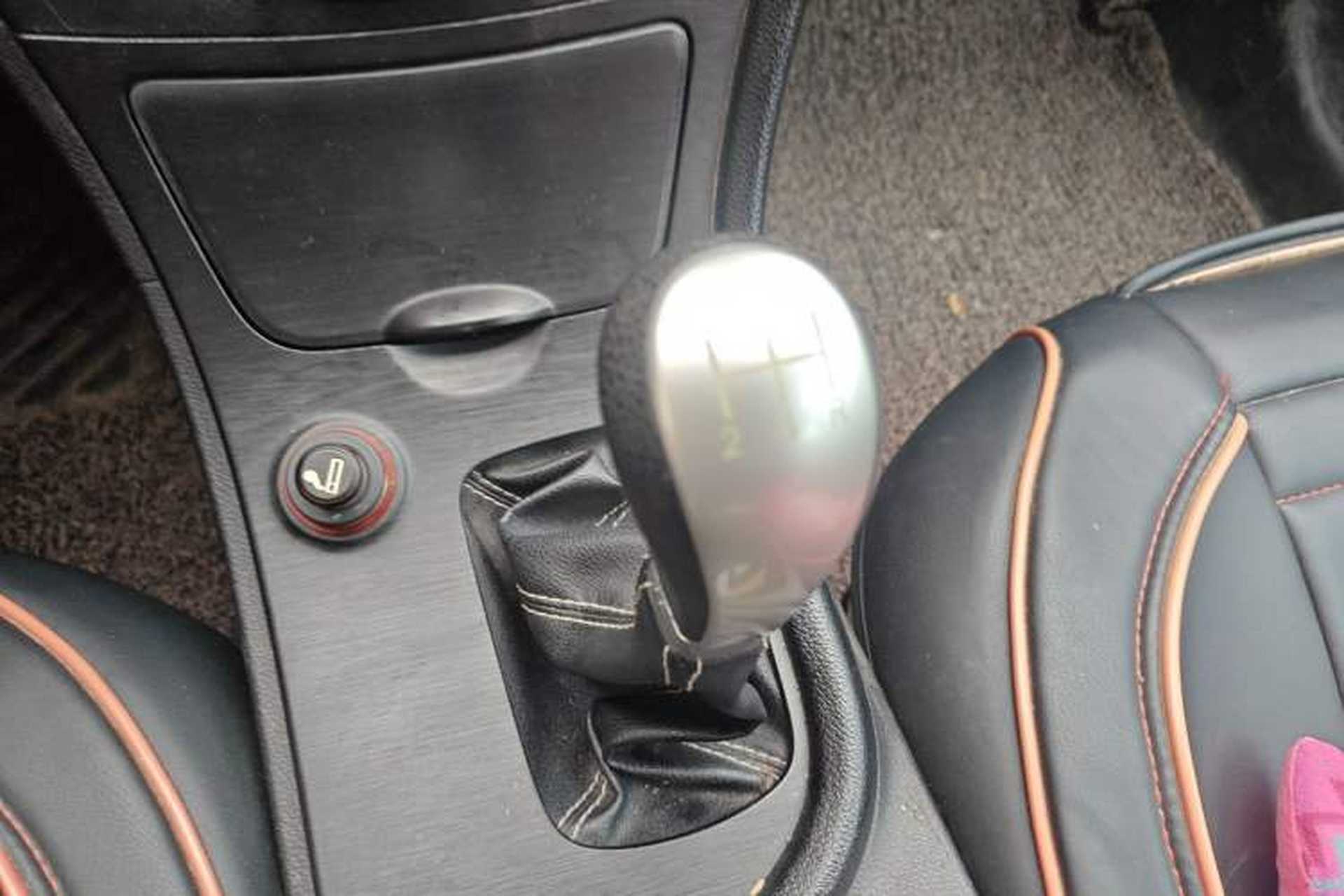 Used GAC Trumpchi GA3S Vision 2014 1.6L Manual Elite Edition Gear Lever
