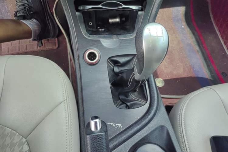 Used GAC Trumpchi GA3S Vision 2014 1.6L Manual Elite Edition Gear Lever
