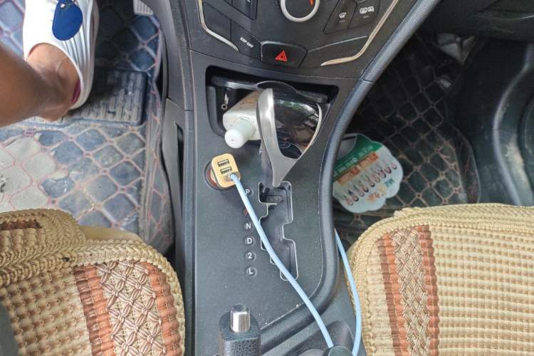 Used GAC Trumpchi GA3S Vision 2014 1.6L Automatic Luxury ESP Version Gear Lever