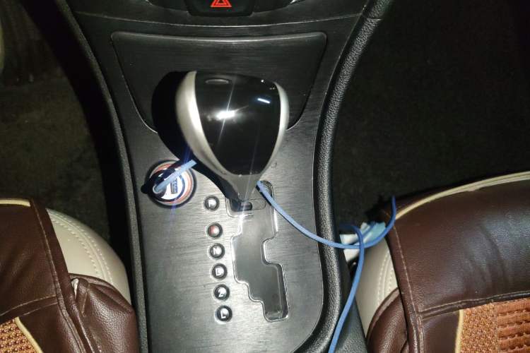 Used GAC Trumpchi GA3S Vision 2014 1.6L Automatic Luxury ESP Version Gear Lever