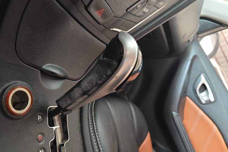 Used GAC Trumpchi GA3S Vision 2014 1.6L Automatic Luxury ESP Version Gear Lever