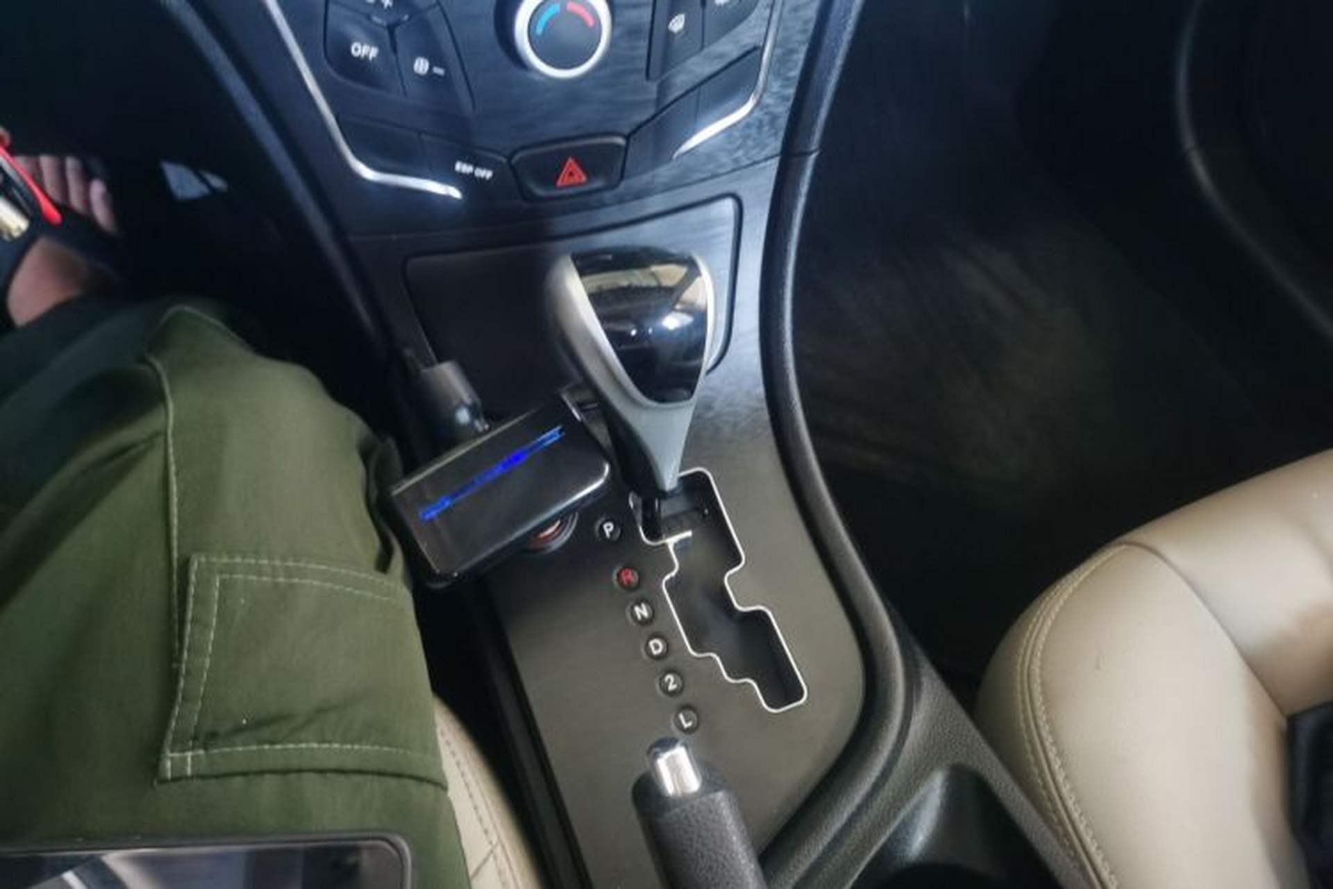 Used GAC Trumpchi GA3S Vision 2014 1.6L Automatic Luxury ESP Version Gear Lever
