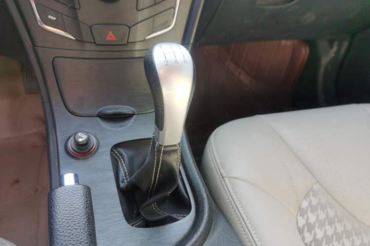 Used GAC Trumpchi GA3S Vision 2014 1.6L Manual Elite Edition Gear Lever
