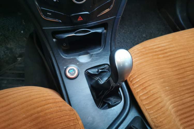 Used GAC Trumpchi GA3S Vision 2014 1.6L Manual Elite Edition Gear Lever