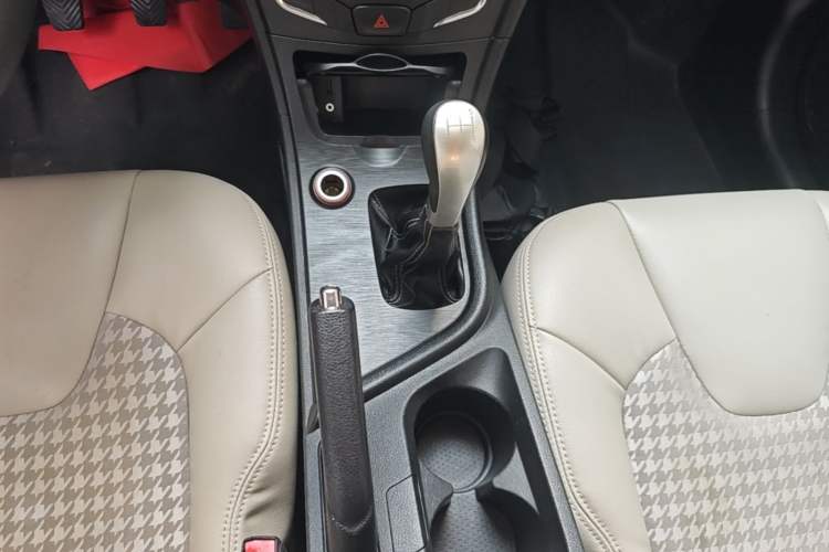 Used GAC Trumpchi GA3S Vision 2014 1.6L Manual Elite Edition Gear Lever