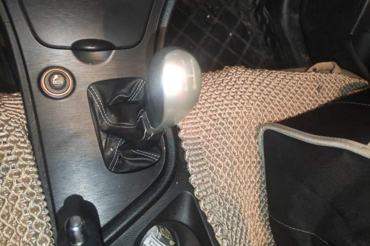 Used GAC Trumpchi GA3S Vision 2014 1.6L Manual Elite Edition Gear Lever