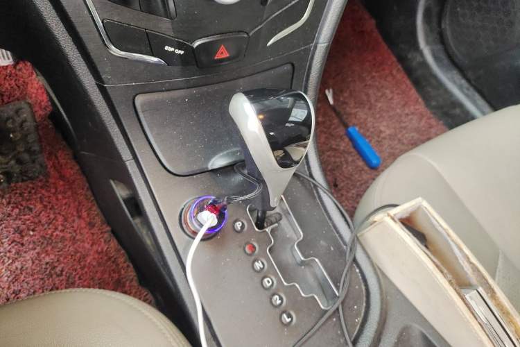 Used GAC Trumpchi GA3S Vision 2014 1.6L Automatic Luxury ESP Version Gear Lever